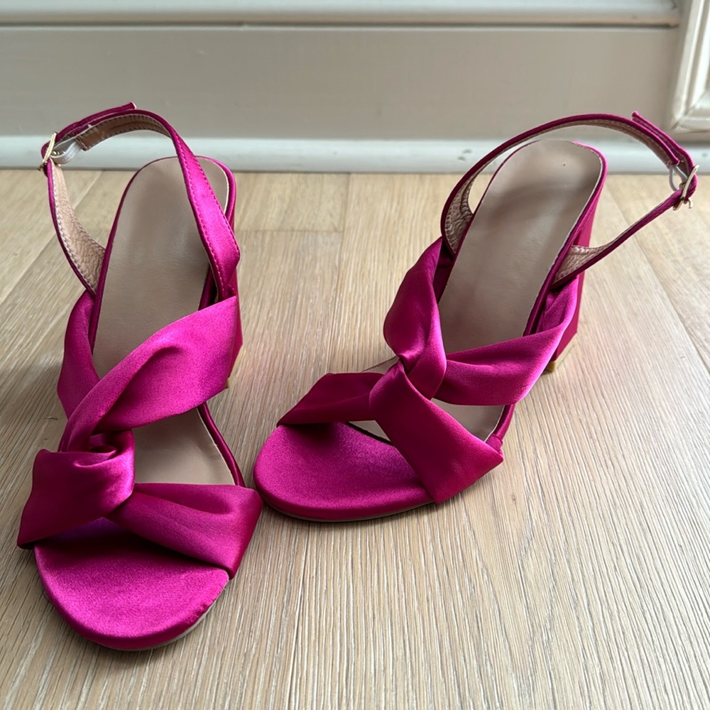 Fuchsia, Hot Pink Satin Twist Detail Chunky Heel Sandal, Size 5.5 €35 New WO Tag